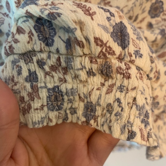 REITMANS Signature Blue Floral Viscose Top - Picture 3 of 6